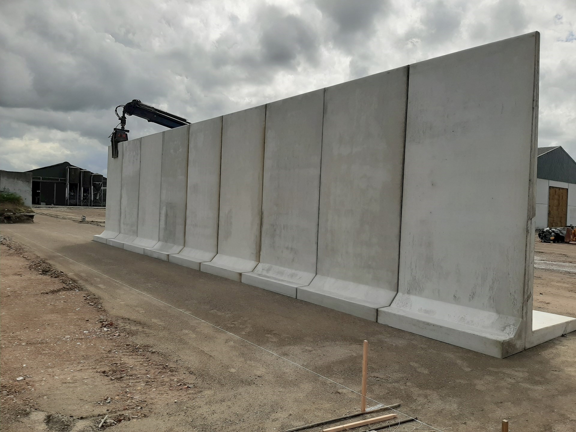 L Agri wanden op fundering